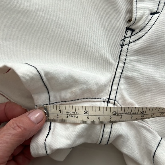 Levi’s Jean Shorts - Picture 4 of 5